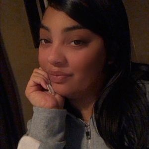 Meet your Posher, Tavona